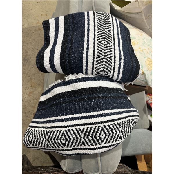2 Mexican blankets