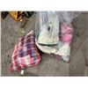 Image 1 : Reusable bags and towels