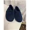 Image 1 : Slippers size 7-8