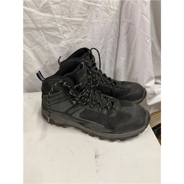 Nautica size 9 boots