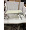 Image 1 : Lap table