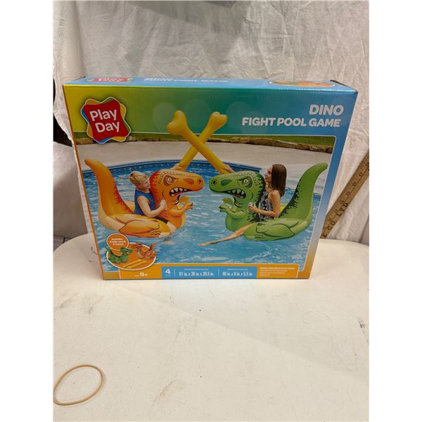 Dino fight pool game