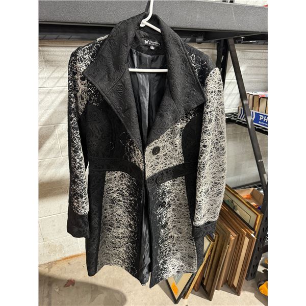 Papillon coat woman's xl