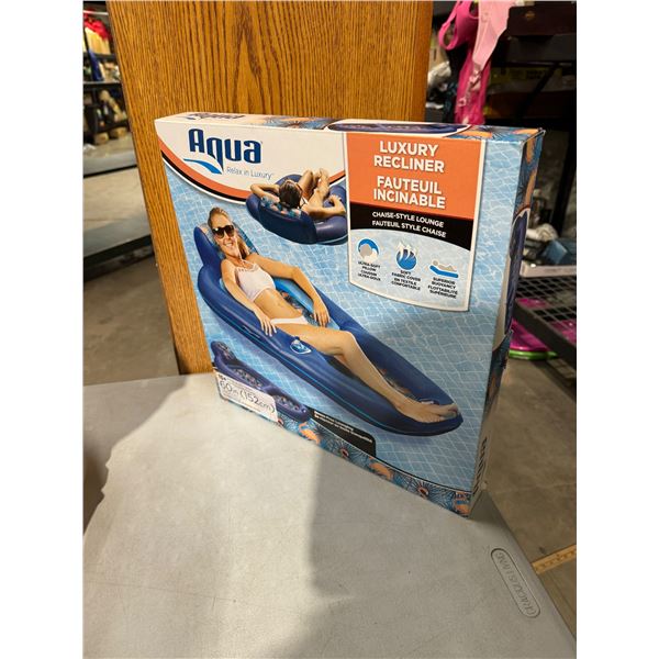 Luxury recliner floater