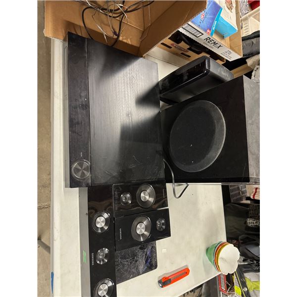 Samsung dvd blue ray player and speakers