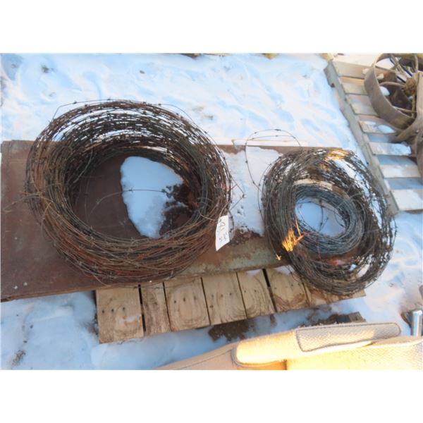 pallet with two bundles of barbed wire