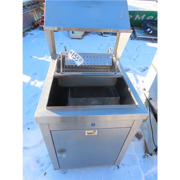 marinating station with under tray for flour