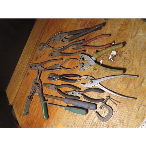 pliers , snips lot of hand tools