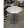 Image 1 : restaurant table - 23.5"Wx29"H