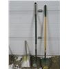 Image 1 : 3 shovels