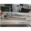 Image 1 : floor polisher and 2 brushes