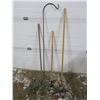 Image 1 : lot of garden tools