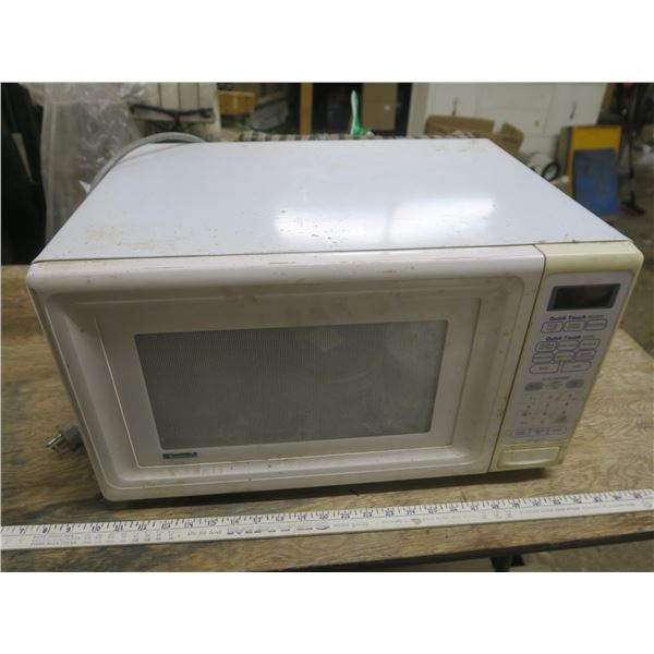 Kenmore 1300W microwave