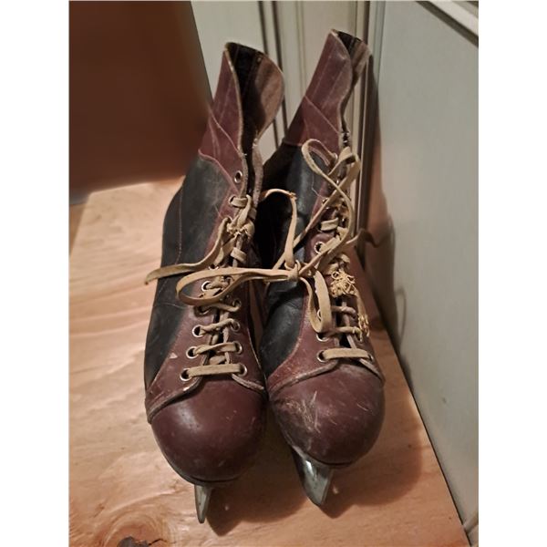 Men’s Vintage Ice Skates, Size 11, Made in Canada