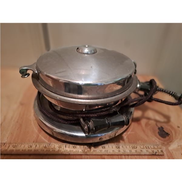 Vintage Waffle Maker Round