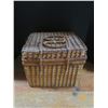 Image 1 : vintage wicker picnic basket