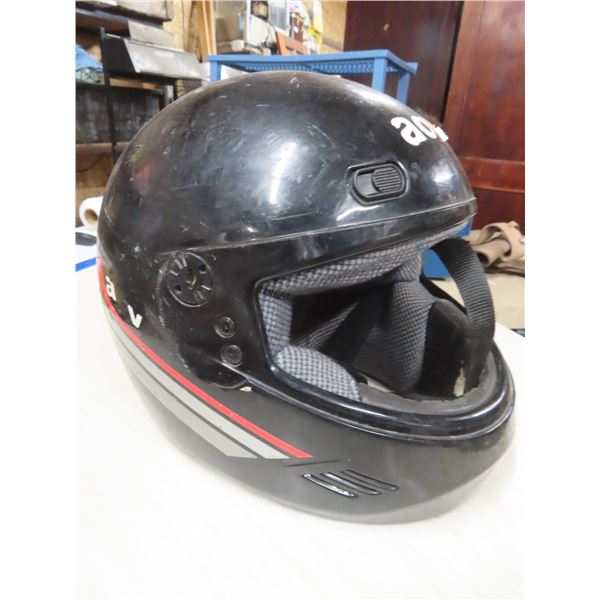 size M snowmobile helmet