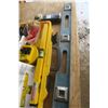 Image 4 : level, tripod laser level and stud finder