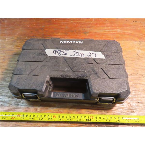 Maximum hole saw kit