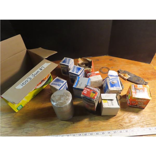 Box of oil filters chevy- oldmoblie