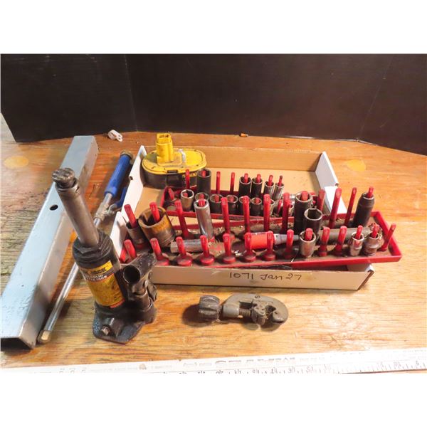 Socket sets, bottle jack, 18v dewalt battery