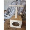 Image 1 : 2ft cat scratching post