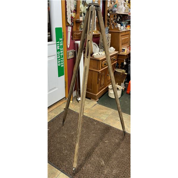 WOODEN TRIPOD