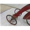 Image 10 : 1950s Tricycle with Cool Air Stream Fender with Solid Rubber Tires Front