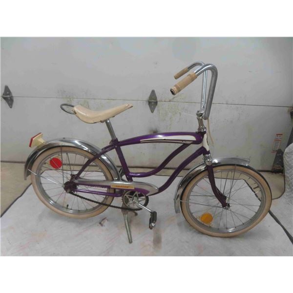 1970s Hiawatha Apache Pedal Bike 19'' - Original, Seems Complete