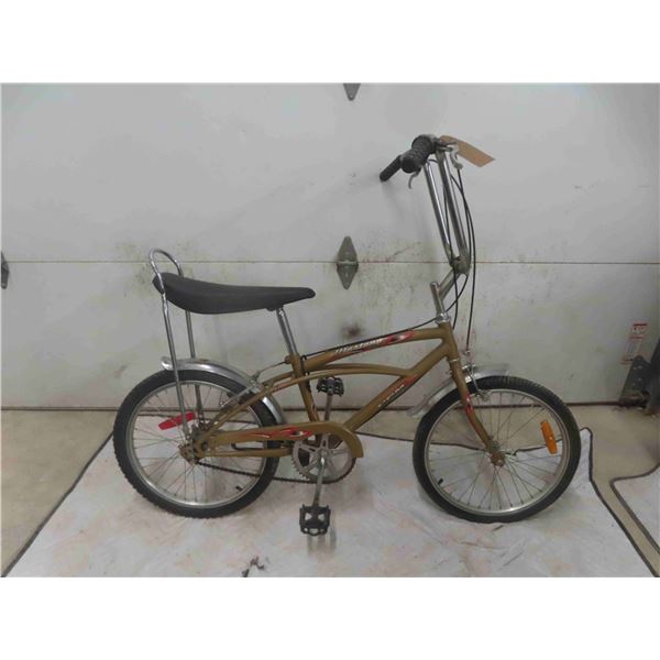 CCM Mustang 3 Speed Pedal Bike 19'' with Banana Seat -Original