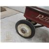 Image 6 : Vintage Radio Flyer Wagon 34'' x 14'' x 16''