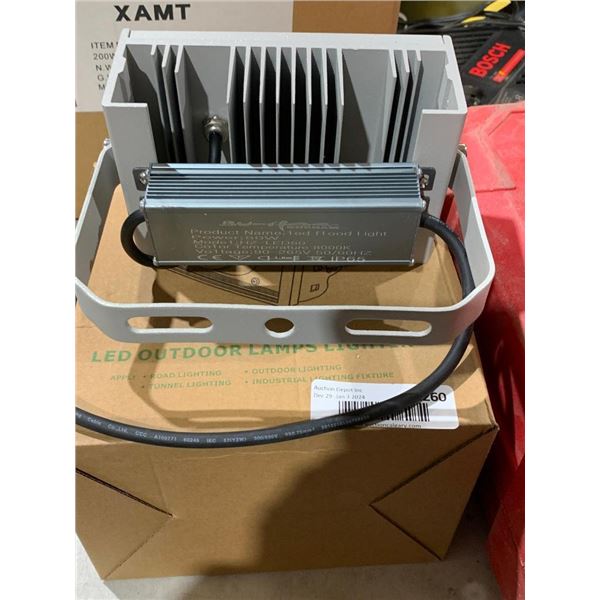 LED outdoor flood lamp