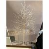 Image 2 : 7.5ft LED Birch Christmas tree