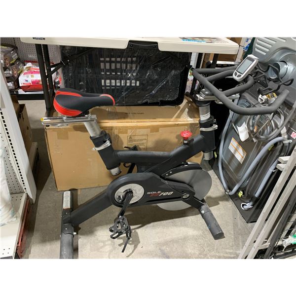 Sole Fitness SB700 Light Commercial Indoor Cycle Trainer