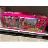 Image 1 : Barbie® Gift Set With Pink Limo & 4 Barbie® Dolls