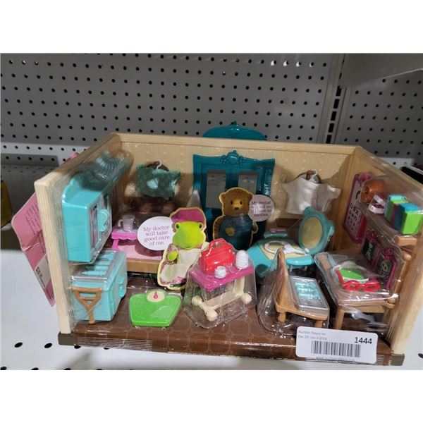 Li'l Woodzeez Walk In Health Clinic 55 Pcs