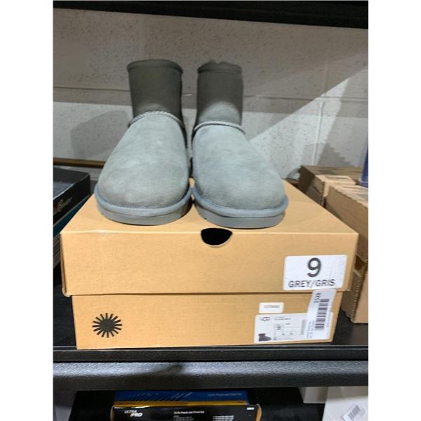 UGG Classic mini II Grey size 9