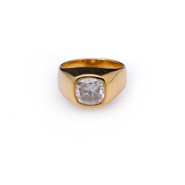 18k Yellow Gold & Moissanite Ring