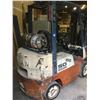 Image 4 : *LD* NISSAN 50 FORKLIFT-THREE STAGE MAST/5000LBS, (1714 HRS), SIDE SHIFT, STANDARD FORKS