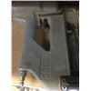 Image 2 : GROUP OF 5 ASSORTED PNEUMATIC STAPLE GUNS