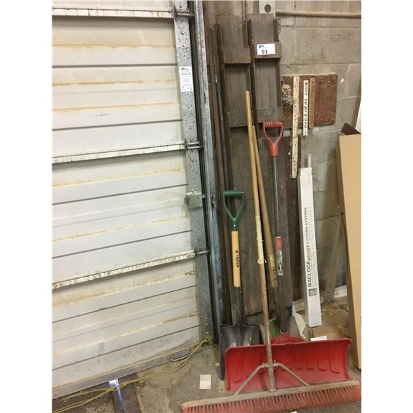 EXTENSION FORKS, 3 SHOVELS & BROOM