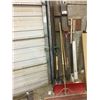 Image 1 : EXTENSION FORKS, 3 SHOVELS & BROOM
