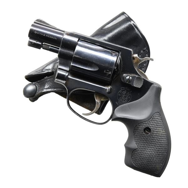 SMITH & WESSON MODEL 36 DA REVOLVER.