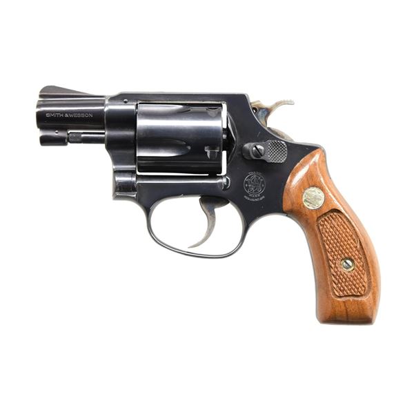 SMITH & WESSON MODEL 36 DA REVOLVER.