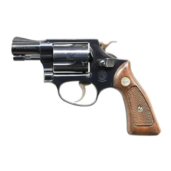 SMITH & WESSON MODEL 36 DA REVOLVER.