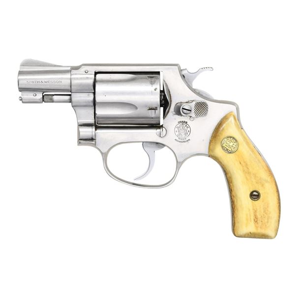 SMITH & WESSON MODEL 60 DA REVOLVER.