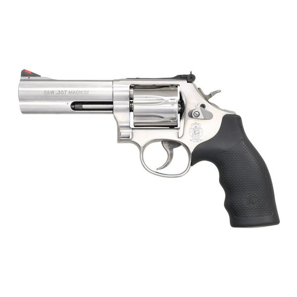 SMITH & WESSON 686-6 PLUS DA REVOLVER.