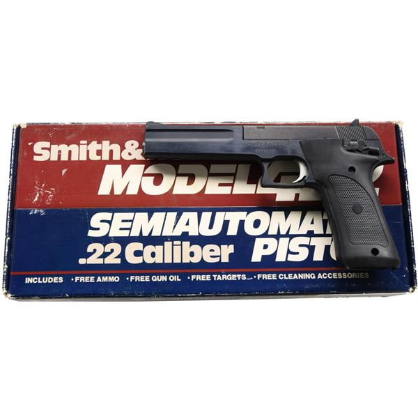 SMITH & WESSON 422 SEMI AUTO PISTOL.