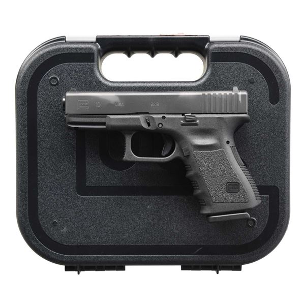 GEN 3 GLOCK 19 SEMI AUTO PISTOL.