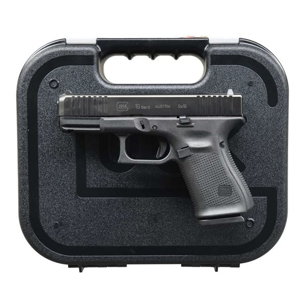 GEN 5 GLOCK 19 SEMI AUTO PISTOL.